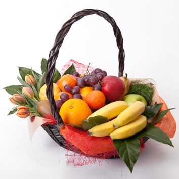 Корзина с фруктами
